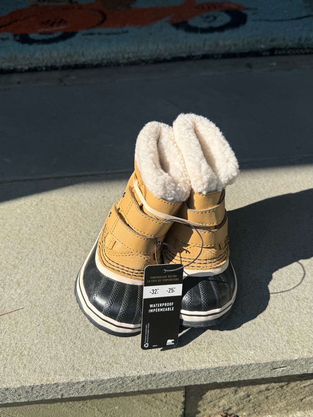 Sorel Cream and Gray Plush Fleece-Lined Boot Interior